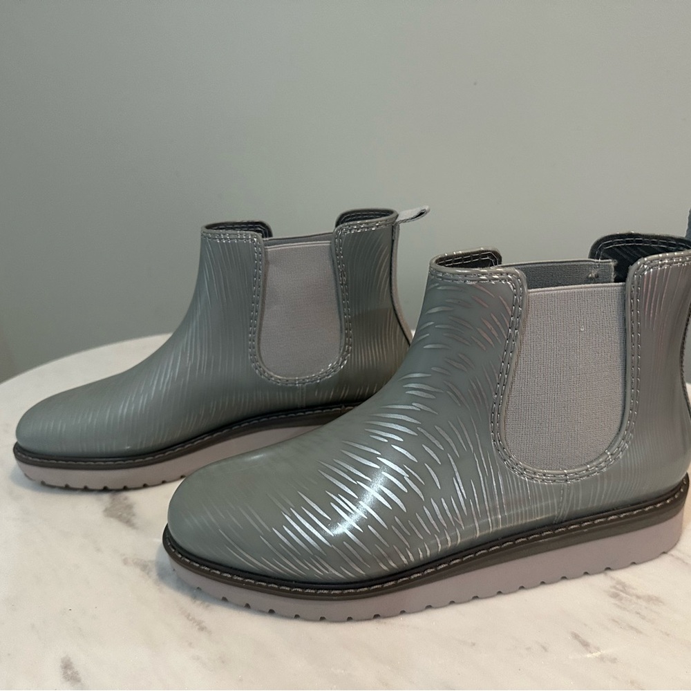 Cougar Kensington Rain Boot by Jill Melek